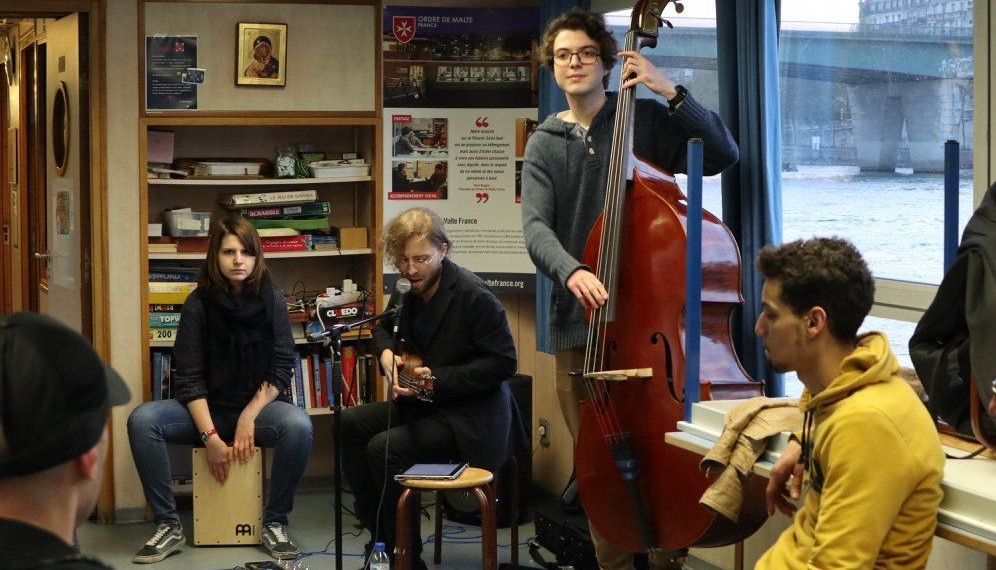 Concert d'Isep Bands sur la Péniche Solidaire