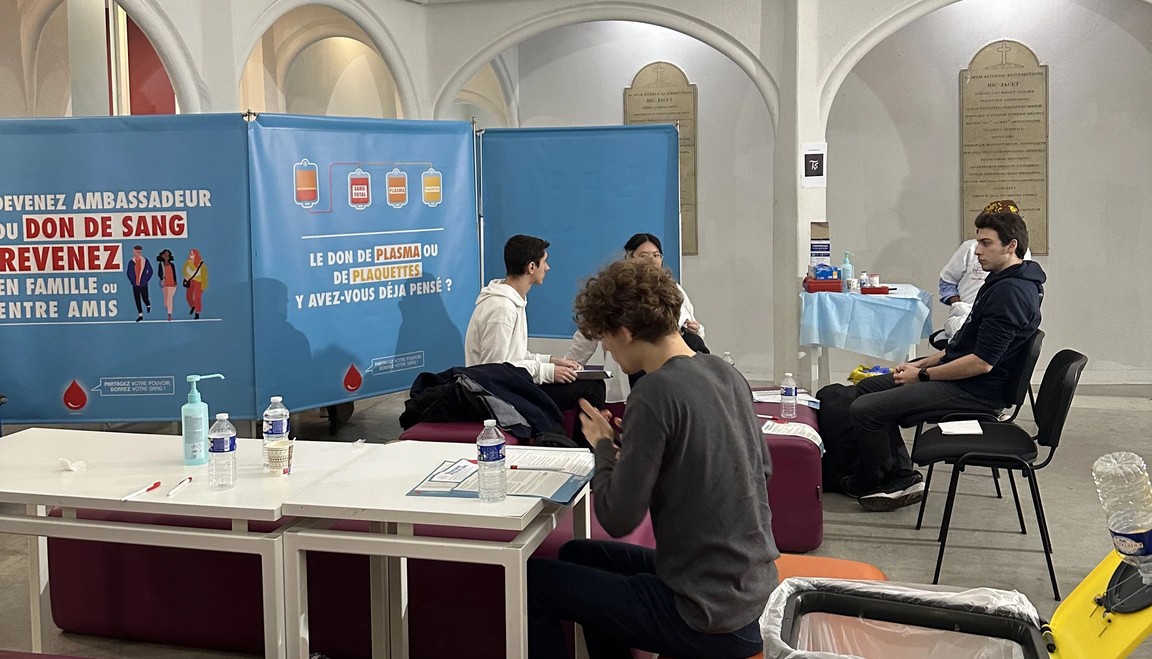 Collecte de don du sang organisée le 9 février 2024 par IsHelp au foyer du campus Notre-Dame-de-Lorette de l'ISEP