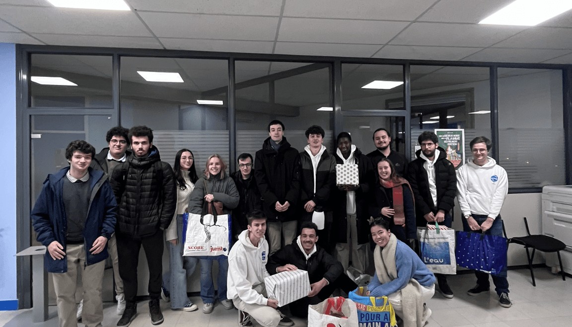 Équipe IsHelp préparant la maraude de Noël en décembre 2023