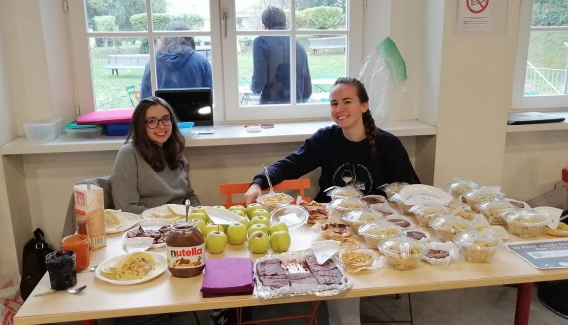 Stand de la Semaine Solidaire 2018 sur le campus de Notre-Dame-de-Lorette de l'ISEP