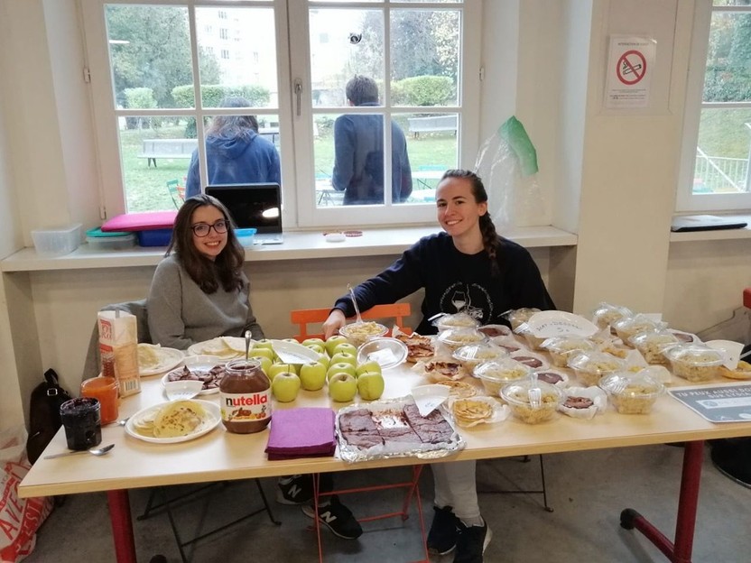 Stand de la Semaine Solidaire 2018 sur le campus de Notre-Dame-de-Lorette de l'ISEP